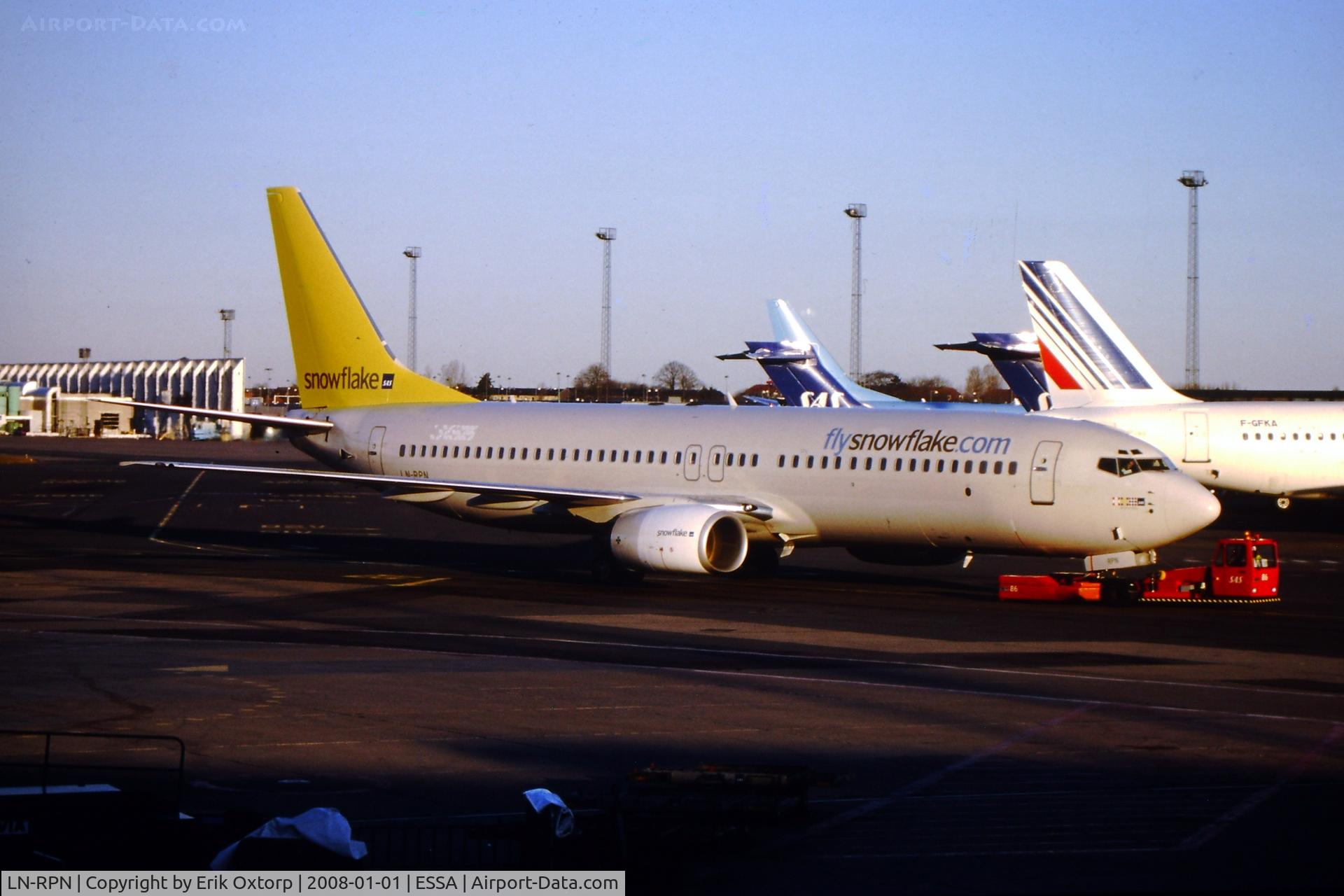 LN-RPN, 2000 Boeing 737-883 C/N 30470, LN-RPN in ARN APR03