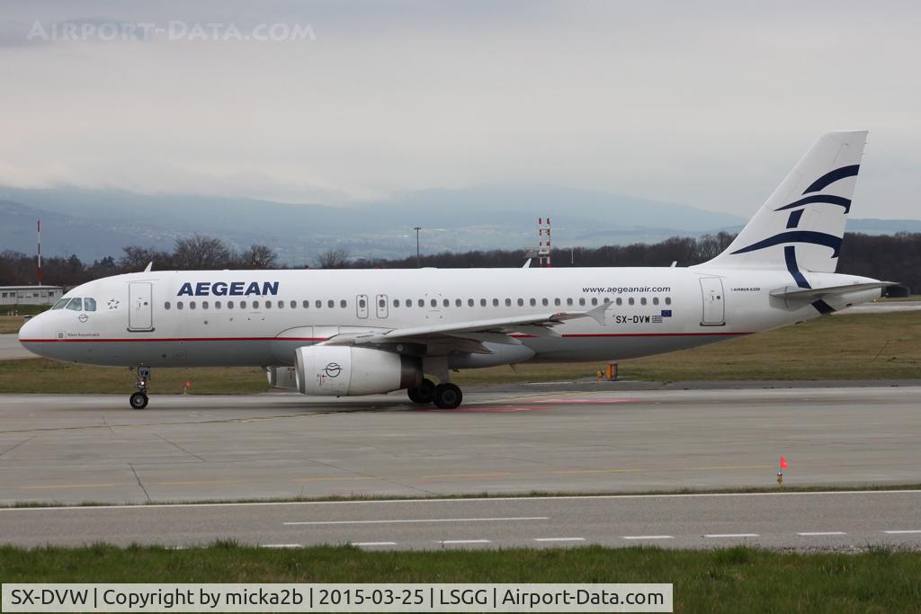 SX-DVW, 2009 Airbus A320-232 C/N 3785, Taxiing