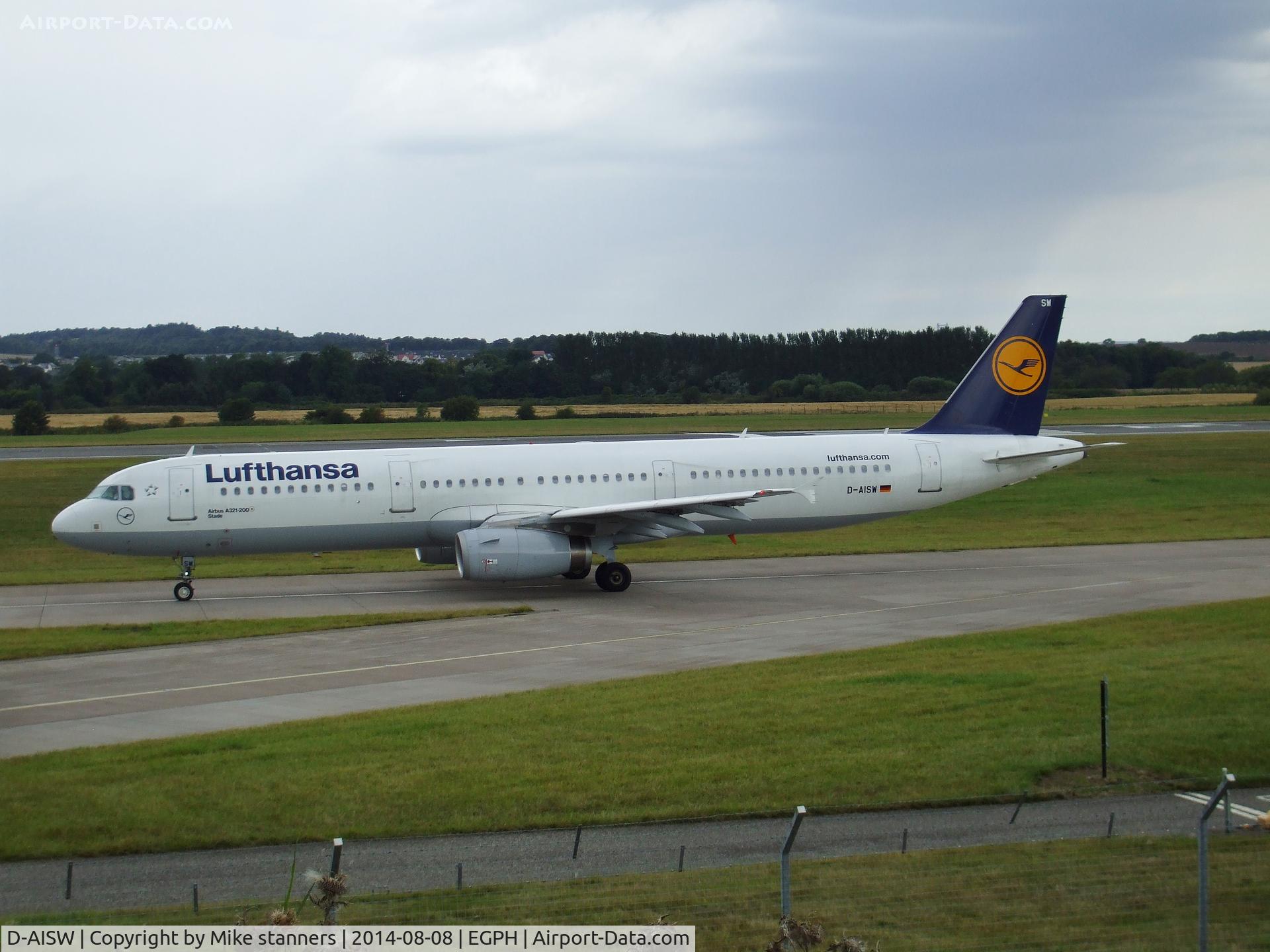 D-AISW, 2009 Airbus A321-231 C/N 4087, Lufthansa A321 Taxiing to runway 06