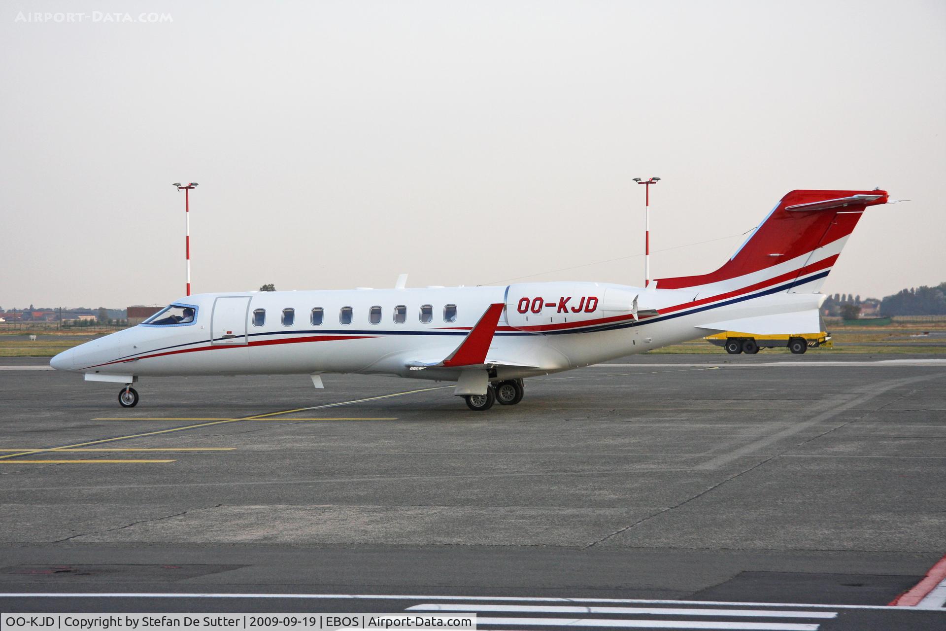OO-KJD, 2009 Learjet 45 C/N 45-404, First picture. Delivery flight from Wichita (USA) via Montreal, Goose-Bay, Keflavik to Ostend. Landing at 18:30LT. Was supposed to be based in Ostend.