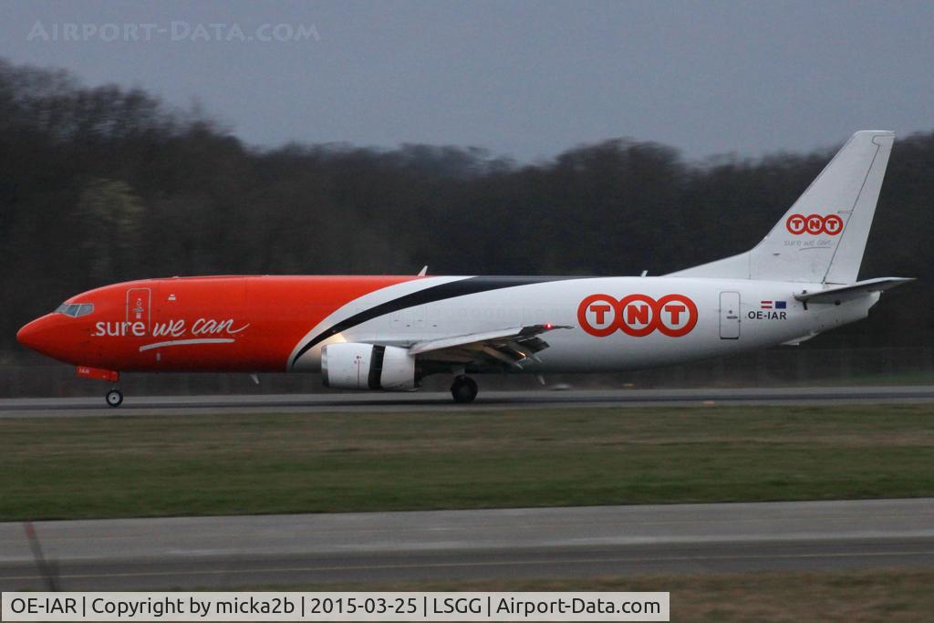 OE-IAR, 1998 Boeing 737-4M0 C/N 29208, Landing