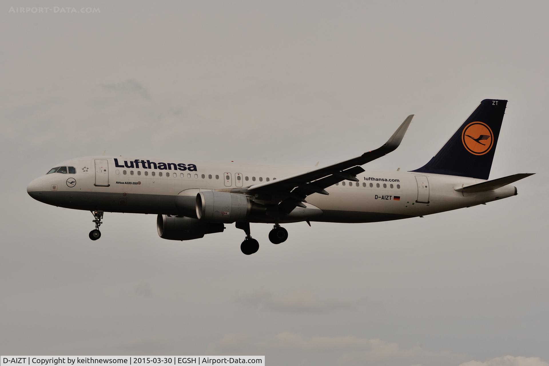 D-AIZT, 2013 Airbus A320-214 C/N 5601, Landing onto runway 27.