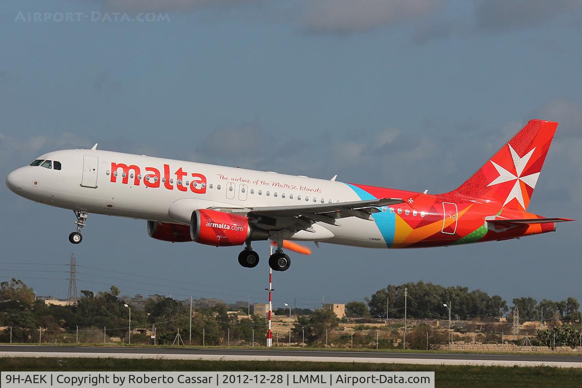 9H-AEK, 2004 Airbus A320-211 C/N 2291, Runway 31