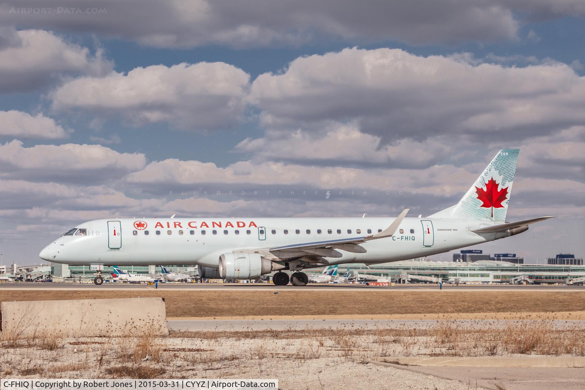 C-FHIQ, 2006 Embraer 190AR (ERJ-190-100IGW) C/N 19000031, Taxiing at Toronto Pearson