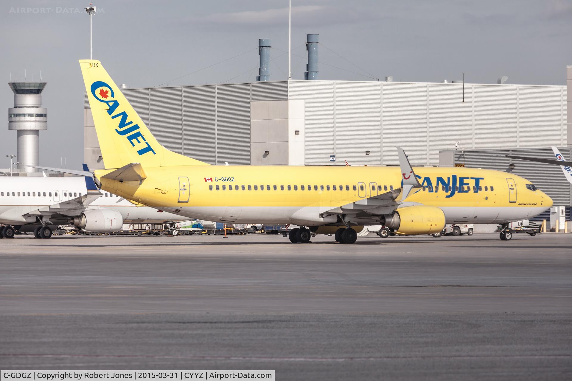 C-GDGZ, 2011 Boeing 737-8K5 C/N 39094, Note mismatch of registration and letters on tail and nose wheel cover.