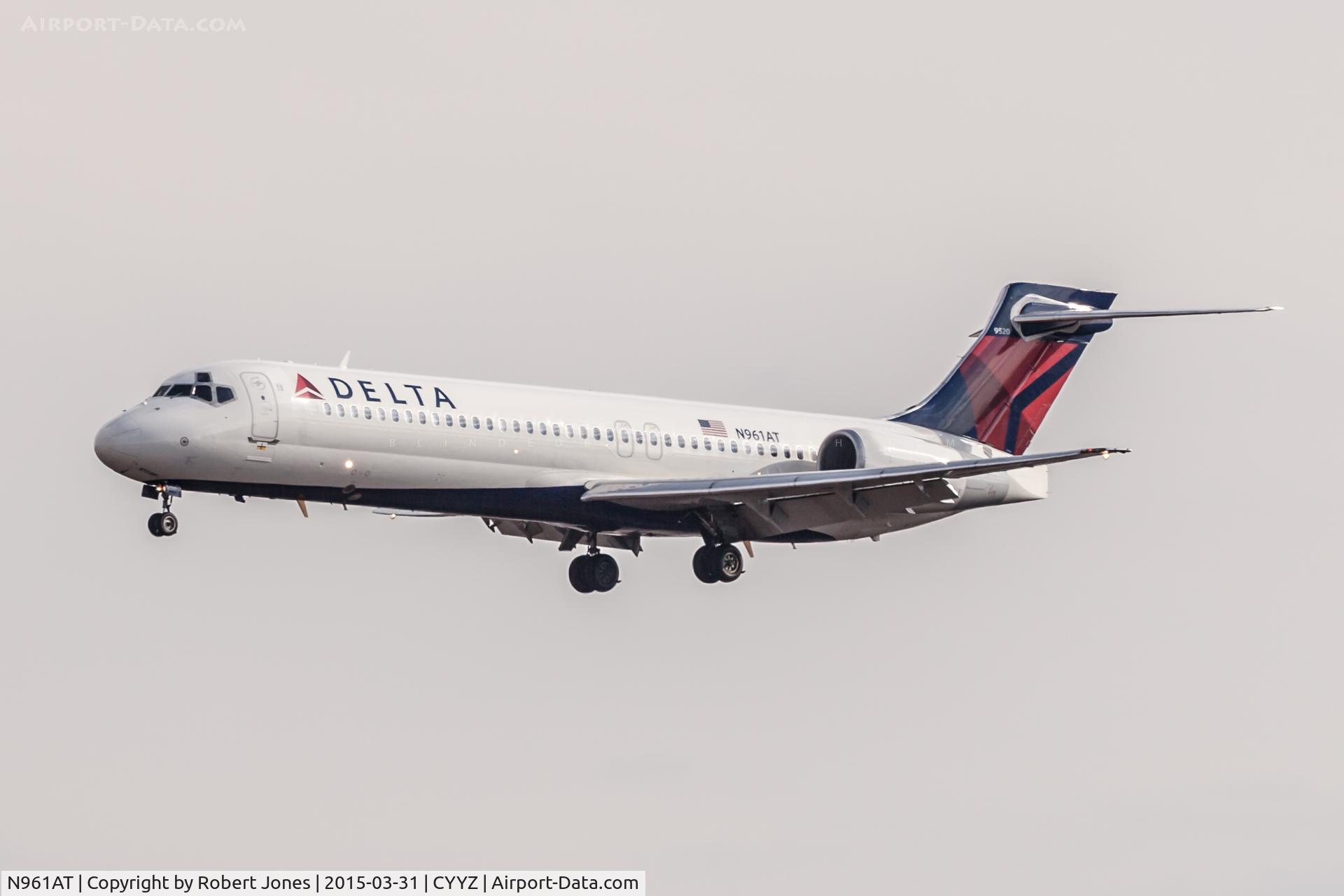 N961AT, 2001 Boeing 717-200 C/N 55023, Landing 06R at Toronto Pearson