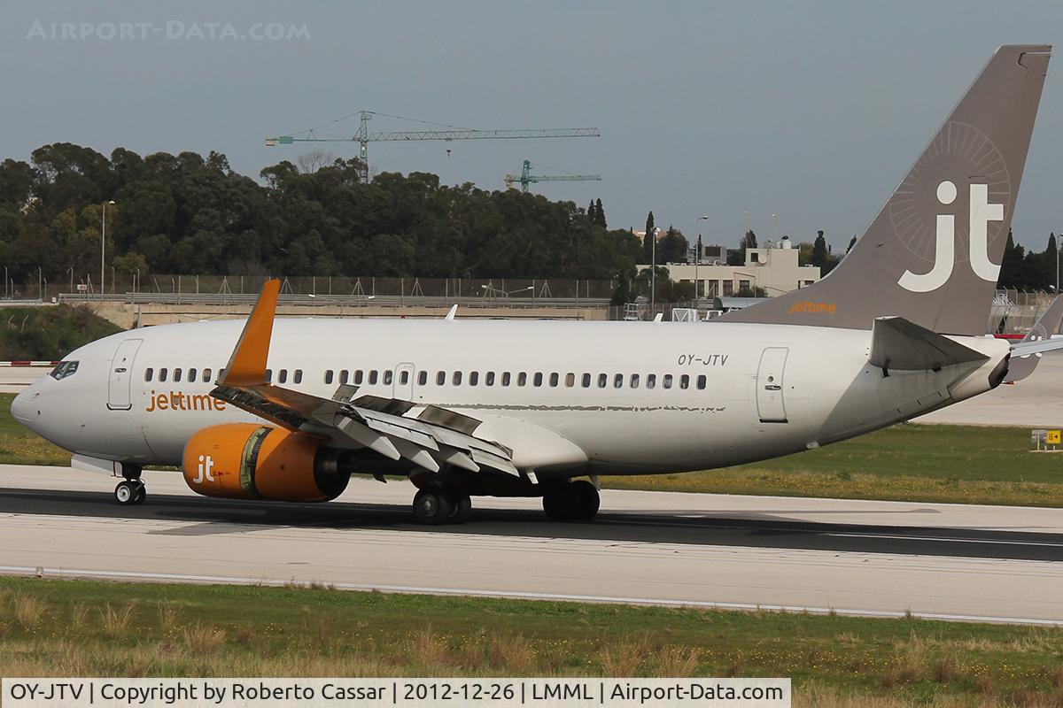 OY-JTV, 2001 Boeing 737-7L9 C/N 28015, Runway 31
