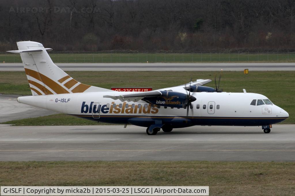 G-ISLF, 1997 ATR 42-500 C/N 546, Taxiing