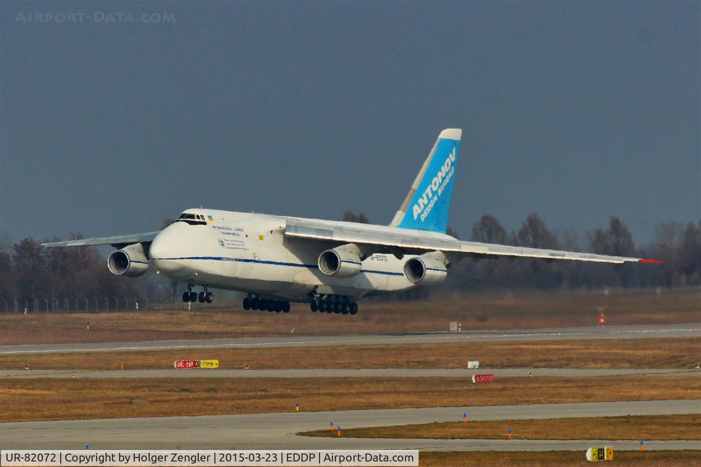 UR-82072, 1993 Antonov An-124-100 Ruslan C/N 9773053359136, Leaving LEJ on rwy 26R...