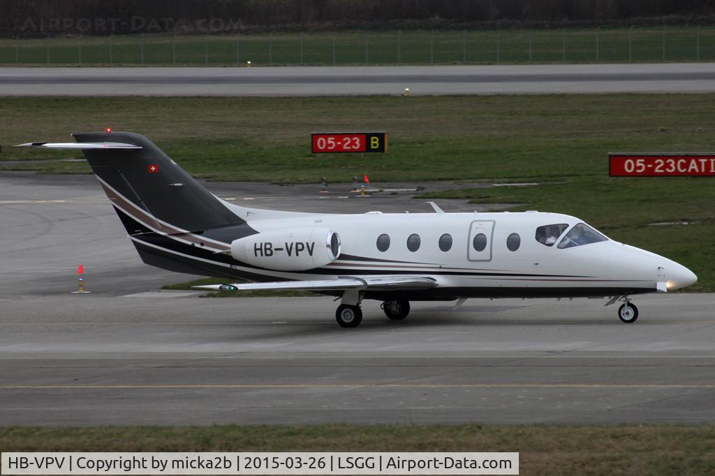 HB-VPV, 2005 Raytheon Hawker 400XP C/N RK-413, Taxiing