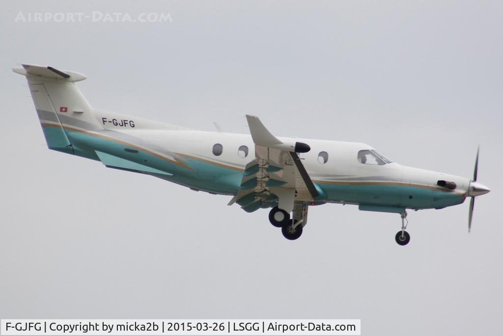F-GJFG, 1999 Pilatus PC-12/45 C/N 256, Landing