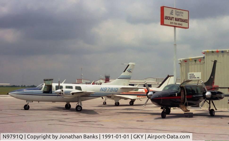 N9791Q, 1977 Smith AEROSTAR 601 C/N 61-0426-121, At Arlington Municipal Airport @1991