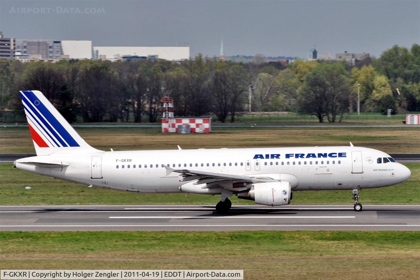 F-GKXR, 2009 Airbus A320-214 C/N 3795, Running along 08R for return to CDG...