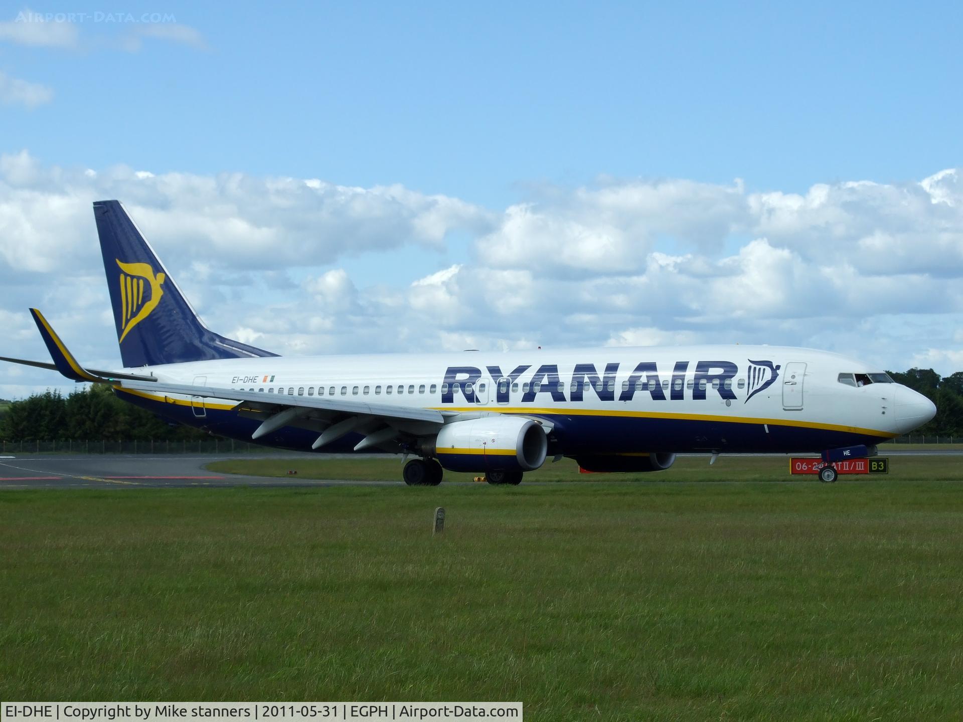 EI-DHE, 2005 Boeing 737-8AS C/N 33574, RYR6655 arrives at EDI