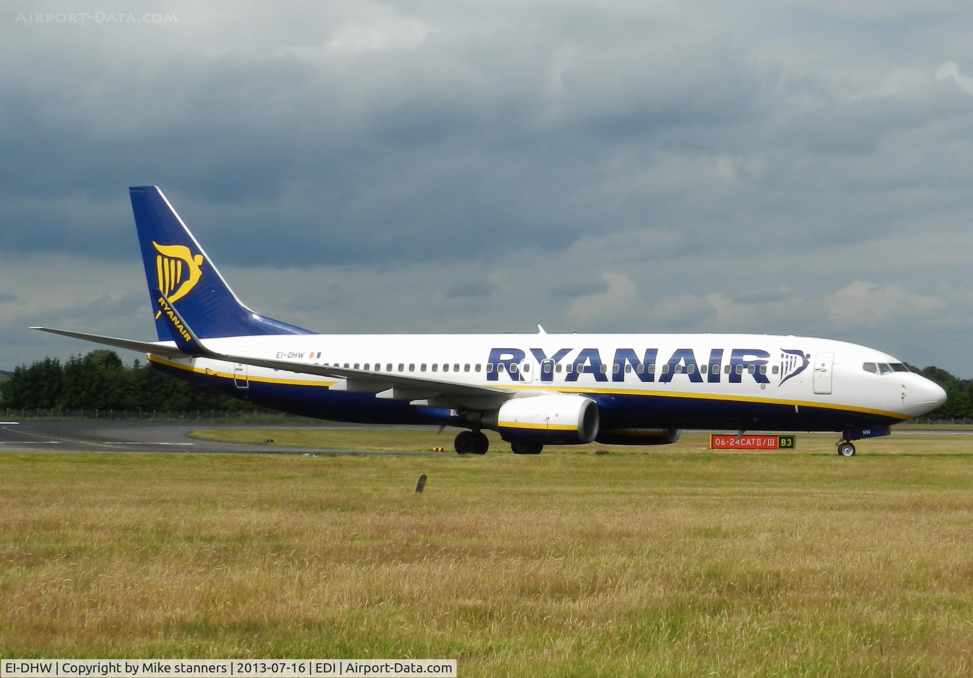 EI-DHW, 2005 Boeing 737-8AS(WL) C/N 33823, 