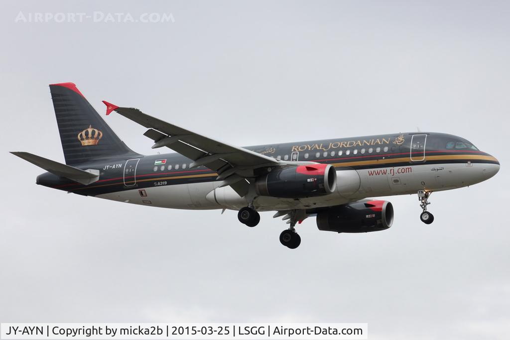 JY-AYN, 2009 Airbus A319-132 C/N 3803, Landing