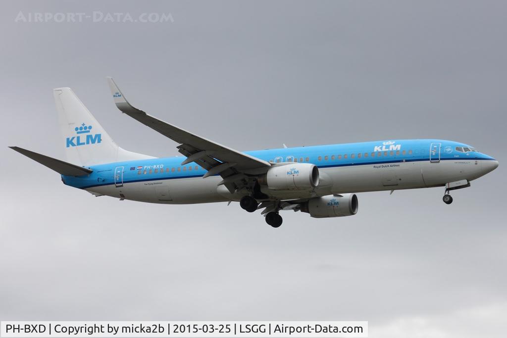 PH-BXD, 1999 Boeing 737-8K2 C/N 29134, Landing