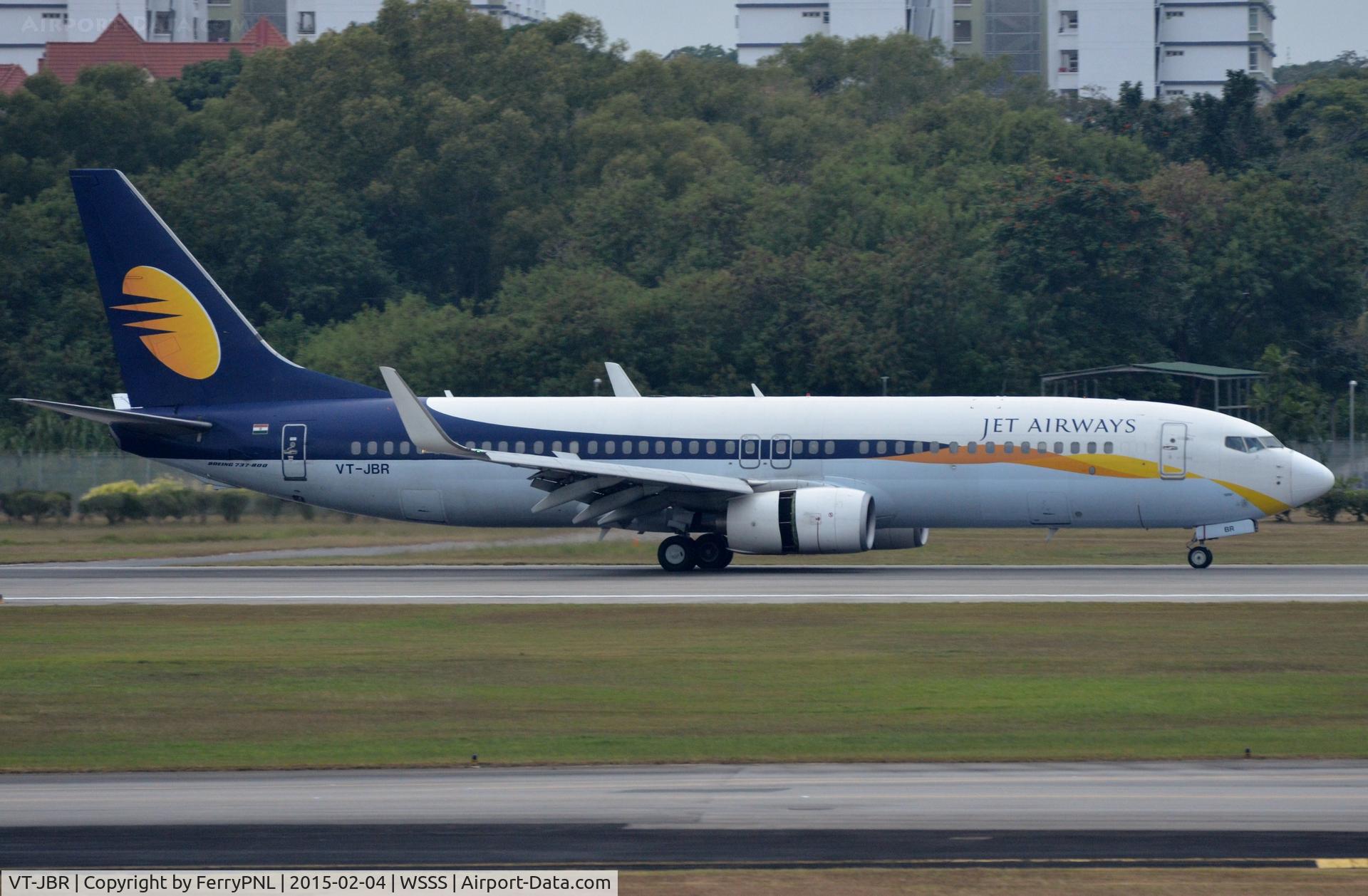 VT-JBR, 2010 Boeing 737-85R C/N 36695, Jet Airways B738 arriving.