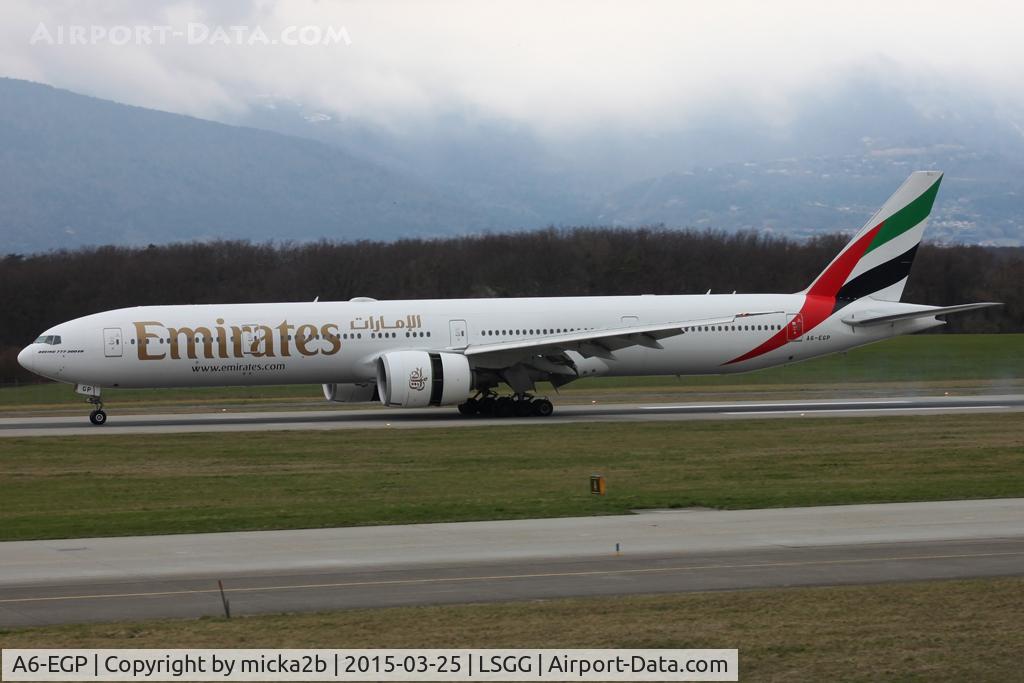 A6-EGP, 2012 Boeing 777-31H/ER C/N 35599, Landing