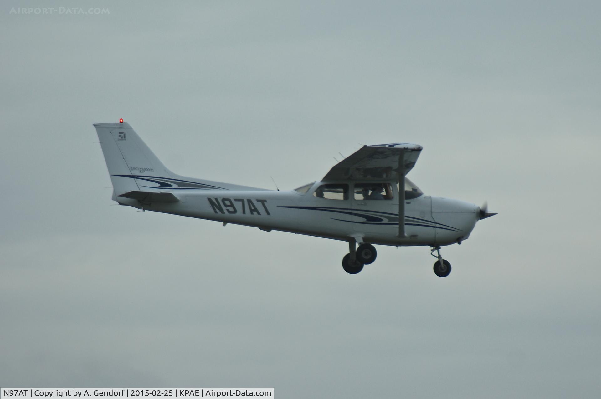 N97AT, 2005 Cessna 172S Skyhawk SP C/N 172S9853, See this private Cessna here landing at Everett - Paine Field(KPAE)