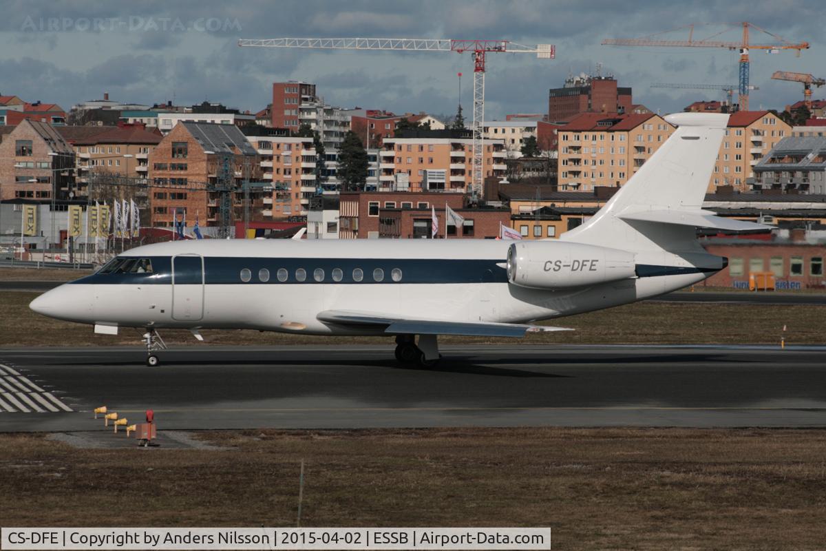 CS-DFE, 2003 Dassault Falcon 2000 C/N 205, Deperting runway 30.