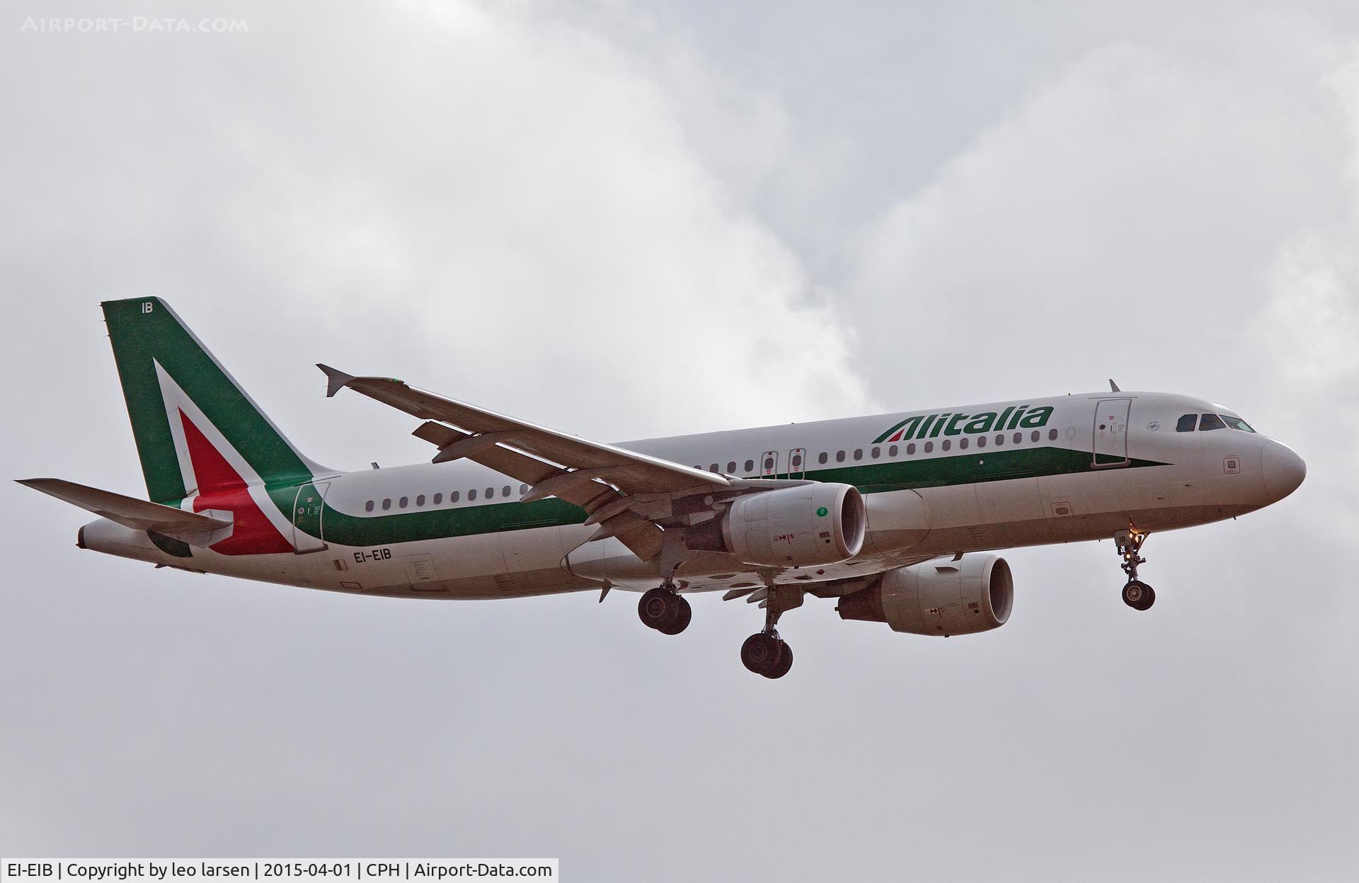 EI-EIB, 2010 Airbus A320-216 C/N 4249, Copenhagen 1.4.15 app to R-30