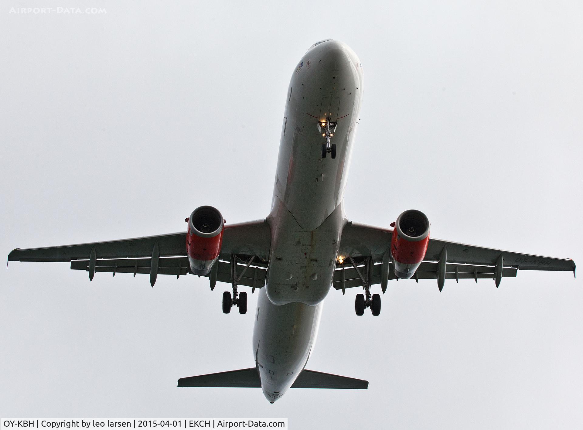 OY-KBH, 2002 Airbus A321-232 C/N 1675, Copenhagen 1.4.15 app to R-30