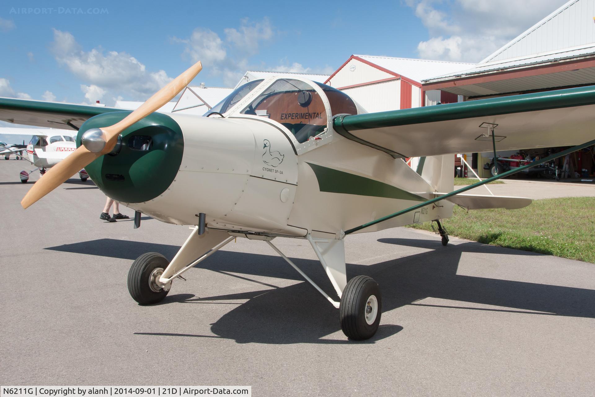 N6211G, Fidler Doyle CIGNET C/N DR-1, Nose art detail