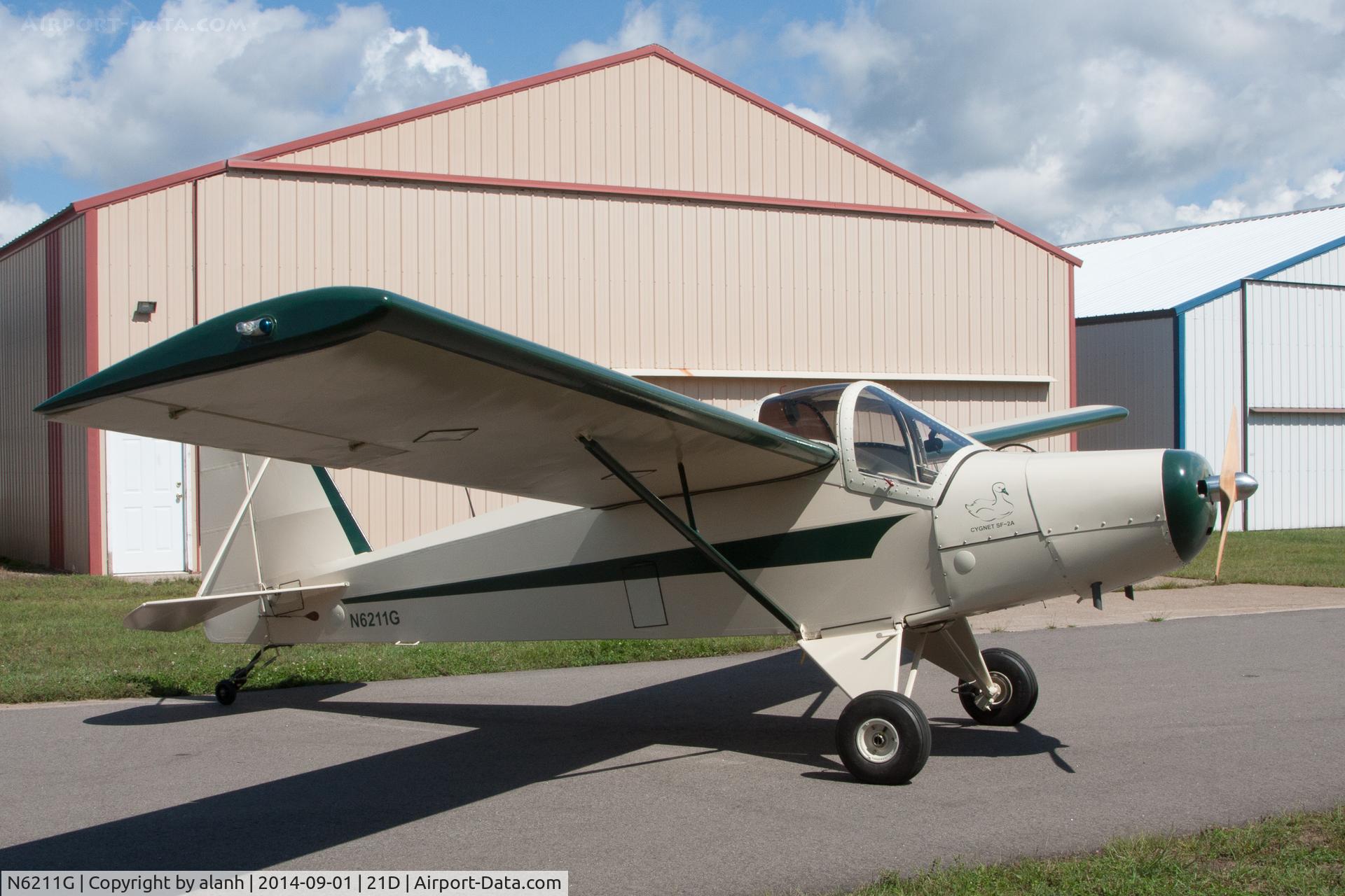 N6211G, Fidler Doyle CIGNET C/N DR-1, Rolled out for the camera