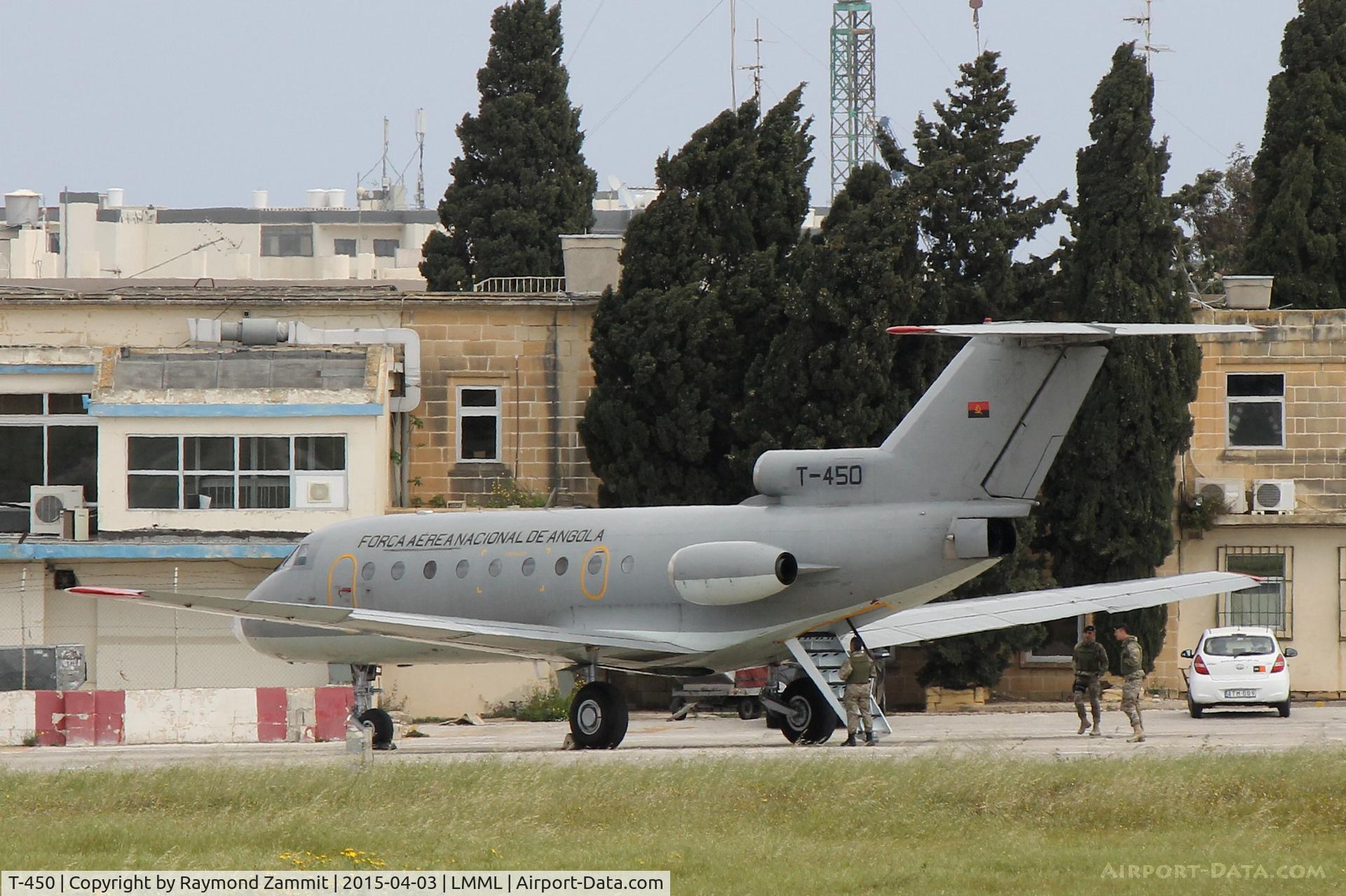 T-450, 1978 Yakovlev Yak-40K C/N 9820558, Yakovlev Yak40 T-450 Angola Air Force.