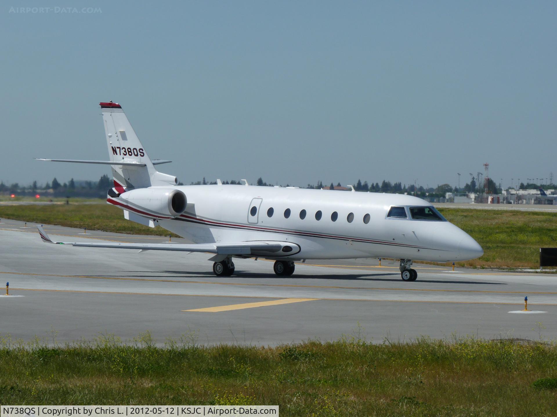 N738QS, 2008 Israel Aerospace Industries Gulfstream 200 C/N 204, One of NetJets 2008 Gulftream 200's taxing to runway 30L at San Jose International.