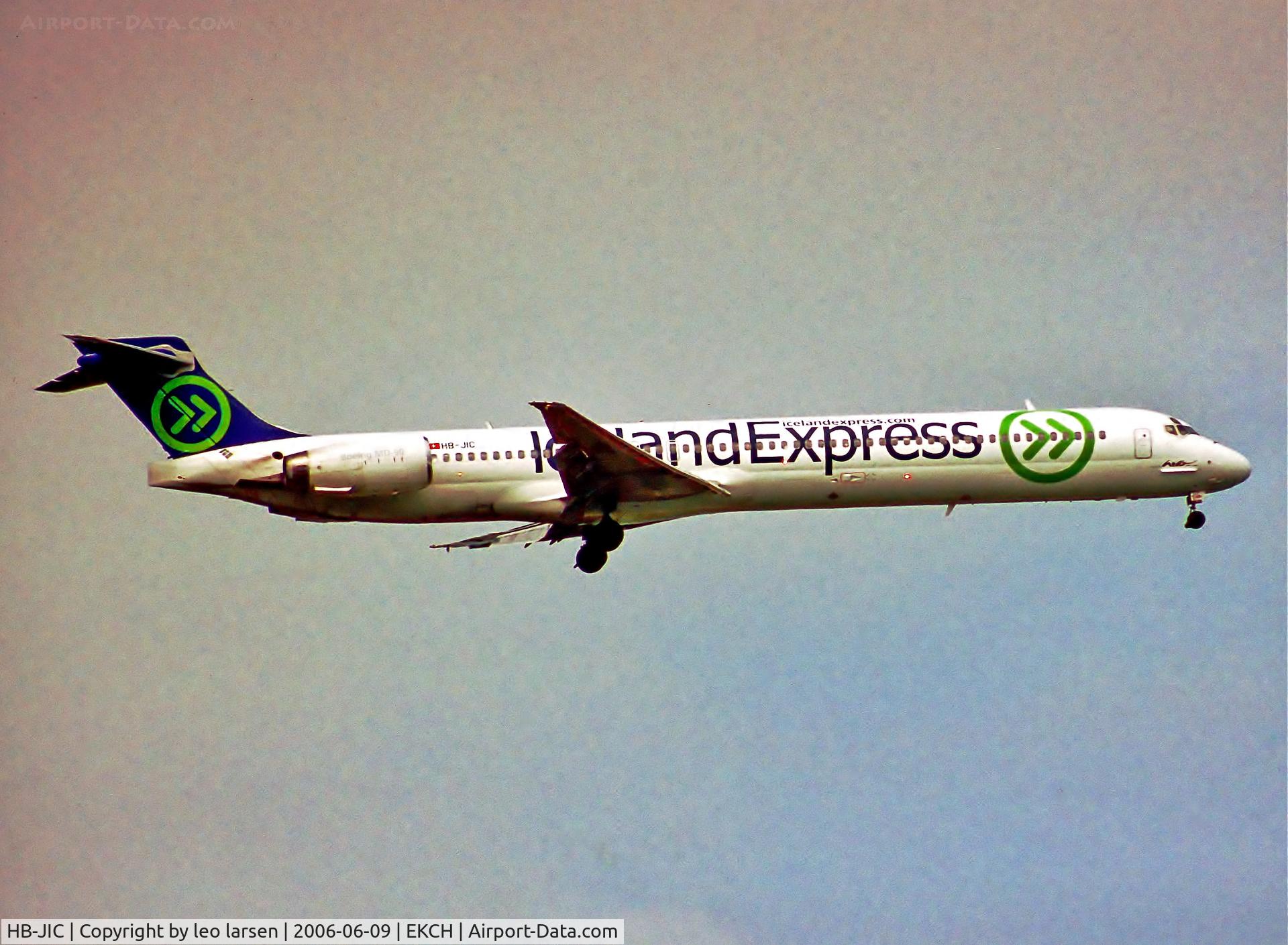 HB-JIC, 1997 McDonnell Douglas MD-90-30 C/N 53576, Copenhagen 9.6.06 app to R-04L