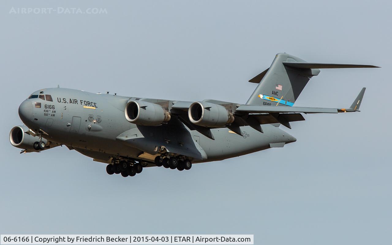 06-6166, 2006 Boeing C-17A Globemaster III C/N 50176/F175/P166, on final RW26