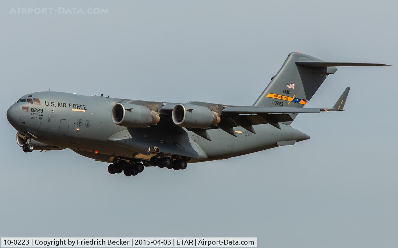 10-0223, 2013 Boeing C-17A Globemaster III C/N P-223/F260, on final RW26