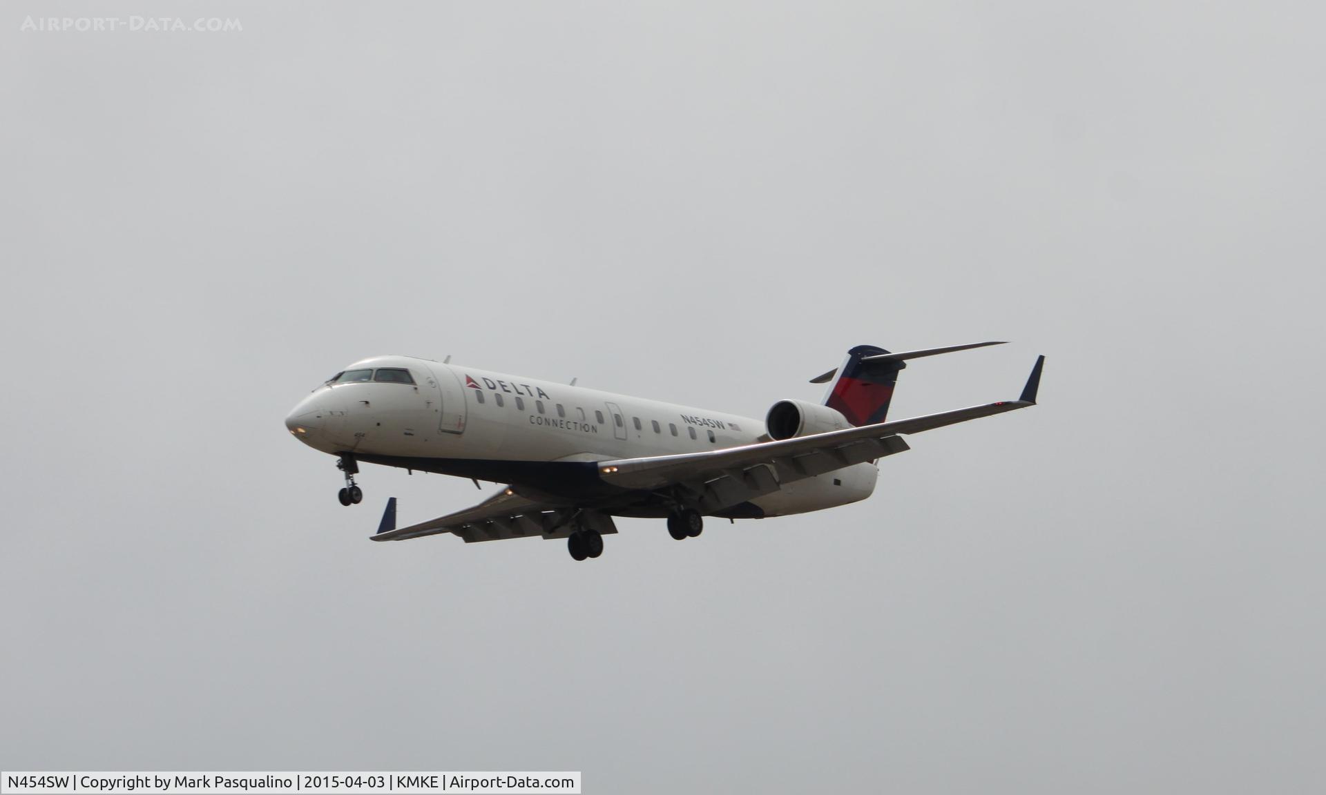 N454SW, 2003 Bombardier CRJ-200LR (CL-600-2B19) C/N 7749, CL-600-2B19