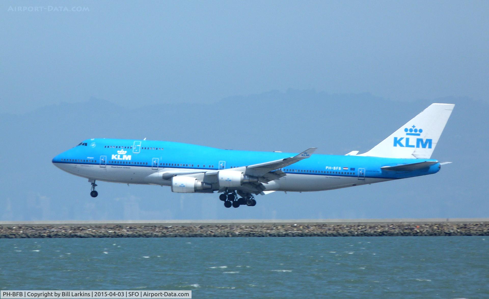 PH-BFB, 1989 Boeing 747-406 C/N 24000, Arriving at San Francisco.