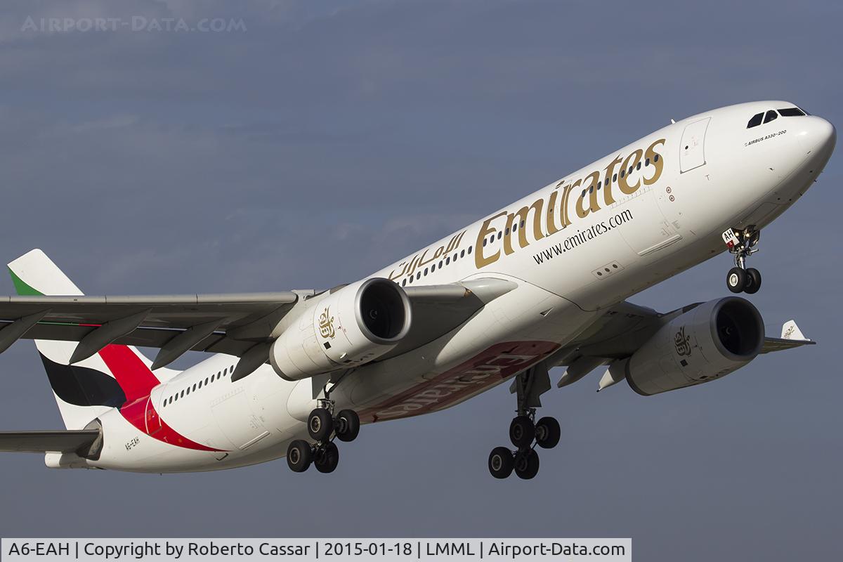 A6-EAH, 2001 Airbus A330-243 C/N 409, Ruwnay 13