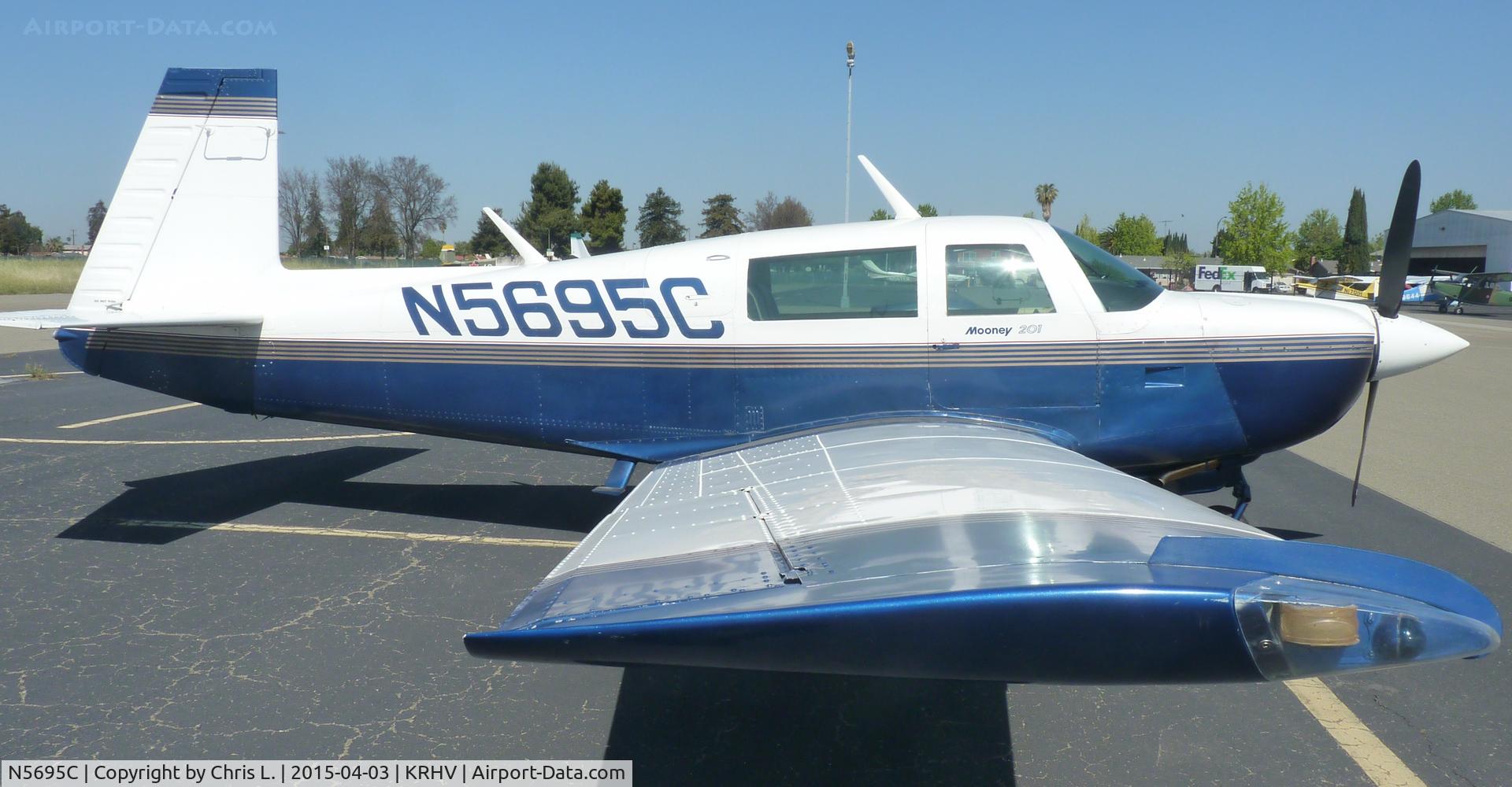 N5695C, 1983 Mooney M20J 201 C/N 24-1410, A 1983 transient Mooney M20J sitting on the Nice Air ramp.