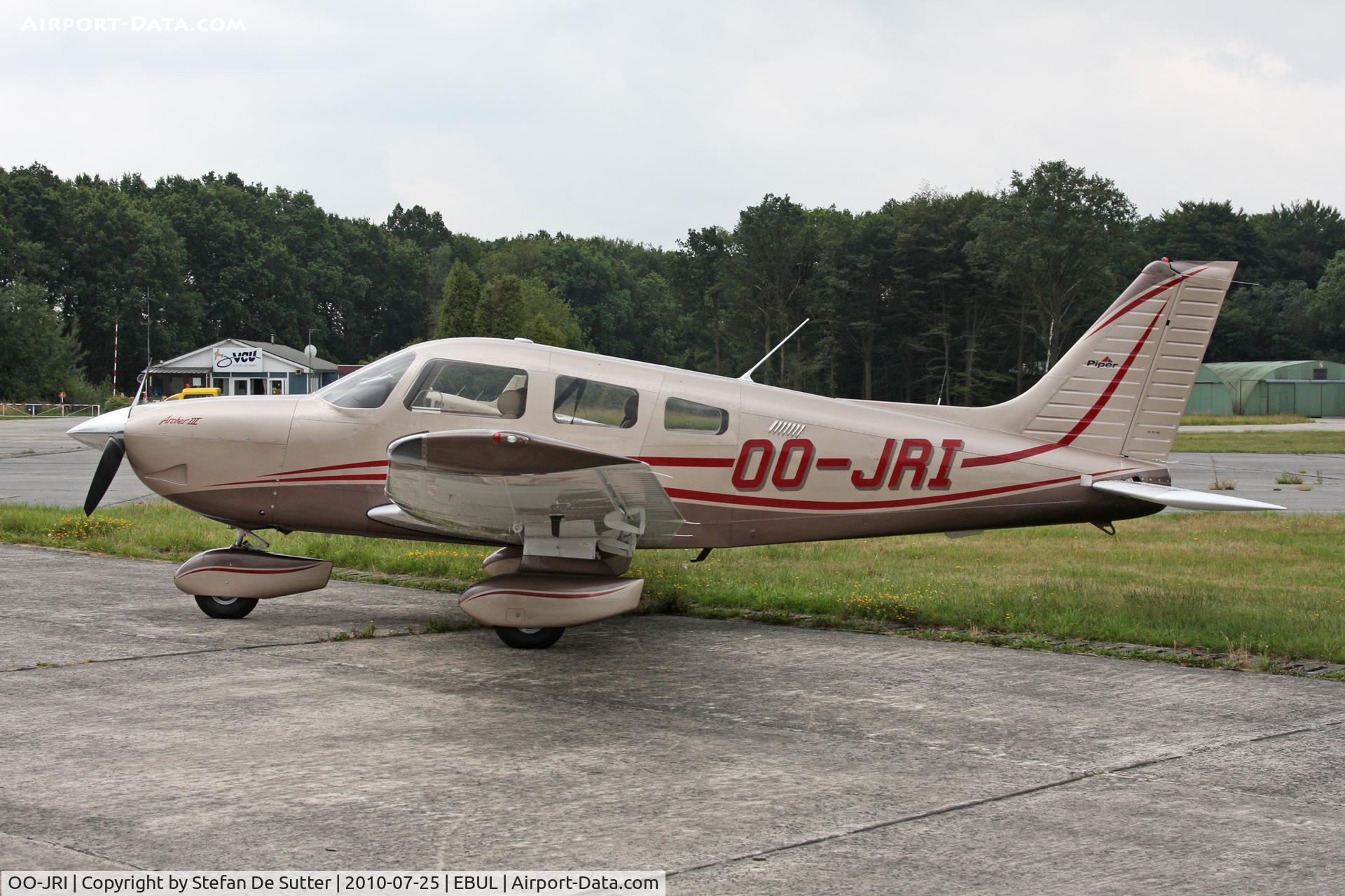 OO-JRI, 2010 Piper PA-28-181 Cherokee Archer III C/N 2843682, Parked at Aero Club Brugge.