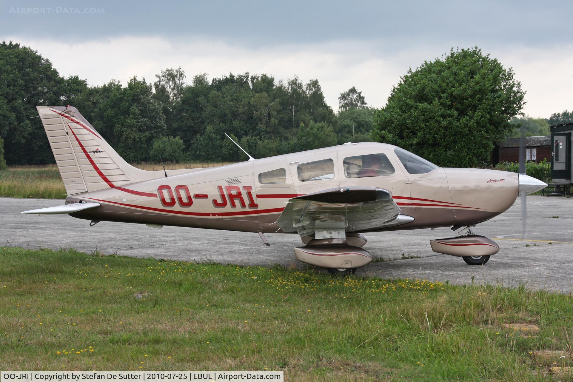 OO-JRI, 2010 Piper PA-28-181 Cherokee Archer III C/N 2843682, Parked at Aero Club Brugge.