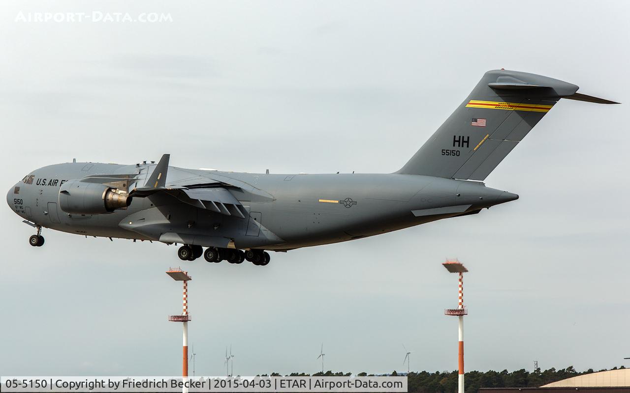 05-5150, 2005 Boeing C-17A Globemaster III C/N P-150, short final RW26
