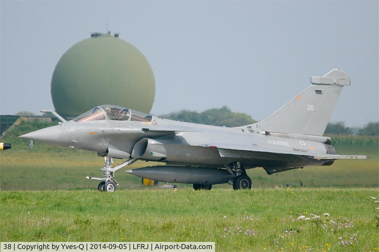 38, 2013 Dassault Rafale M C/N 38, Dassault Rafale M, Taxiing to holding point rwy 08, Landivisiau Naval Air Base (LFRJ)