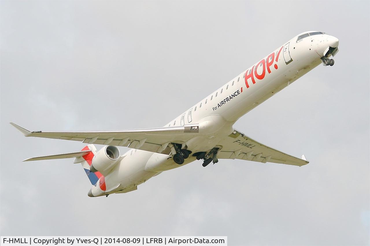 F-HMLL, 2011 Bombardier CRJ-1000EL NG (CL-600-2E25) C/N 19017, Bombardier CRJ-1000, Take-off rwy 07R, Brest-Bretagne airport (LFRB-BES)