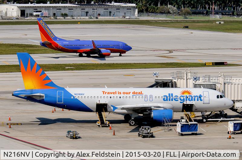 N216NV, 2000 Airbus A320-214 C/N 1318, Ft. Lauderdale