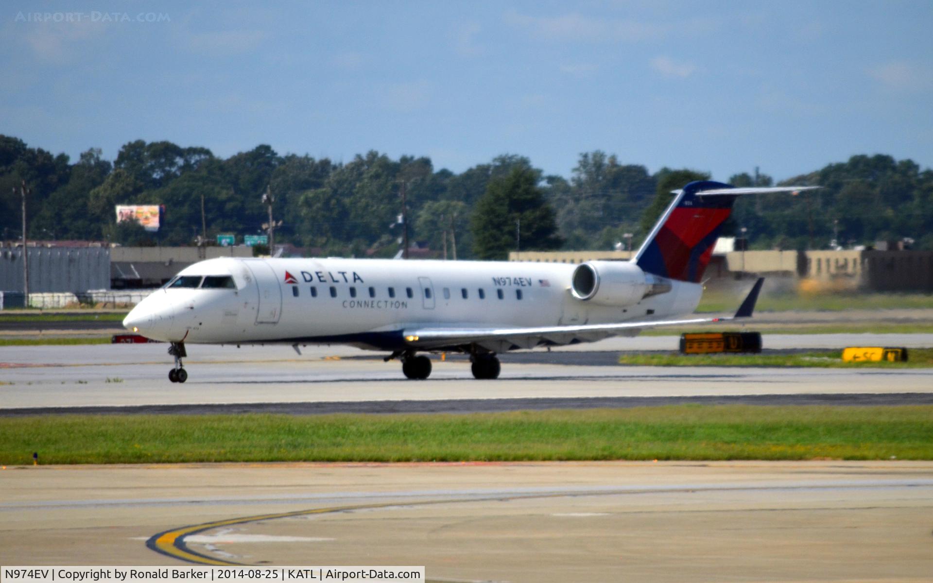 N974EV, 2001 Bombardier CRJ-200ER (CL-600-2B19) C/N 7594, Takeoff Atlanta