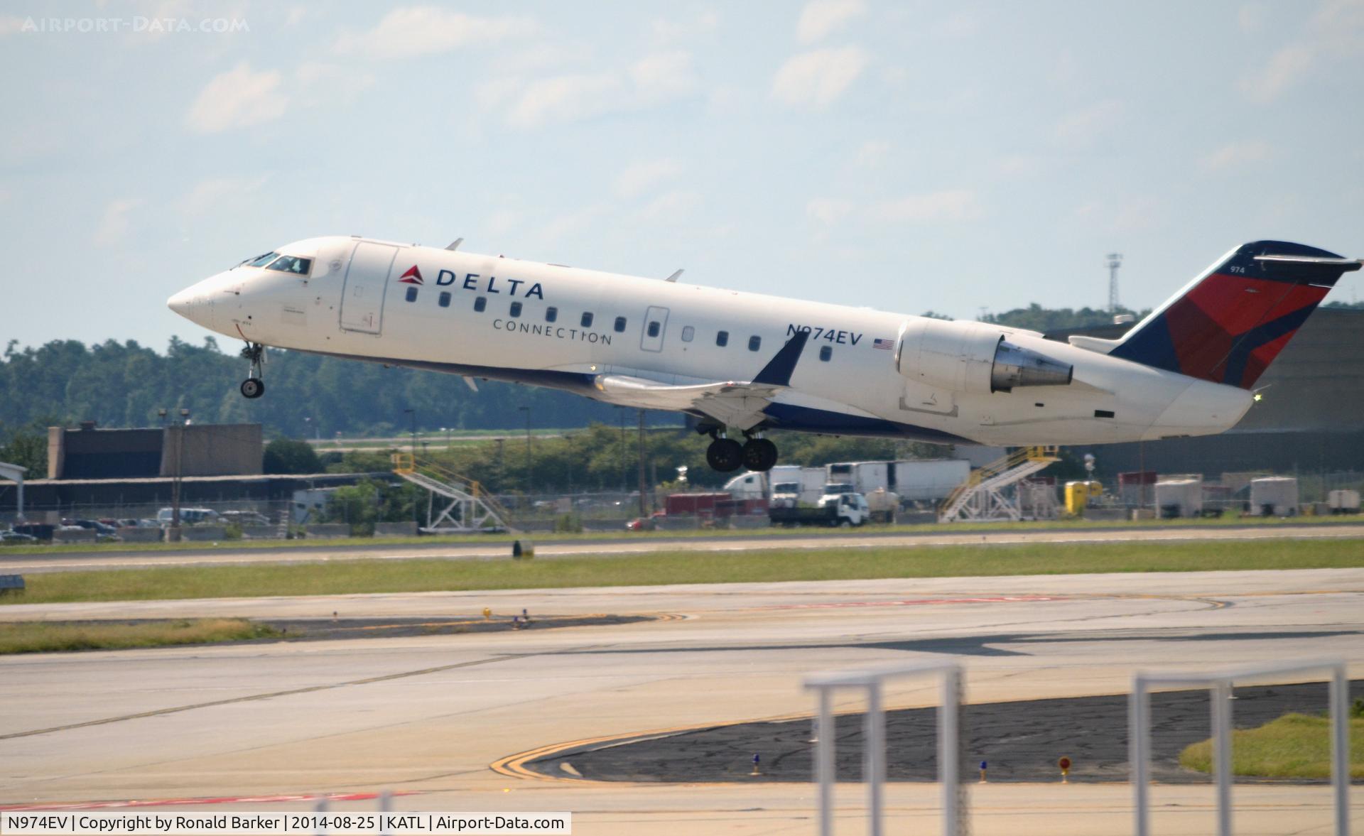 N974EV, 2001 Bombardier CRJ-200ER (CL-600-2B19) C/N 7594, Takeoff Atlanta