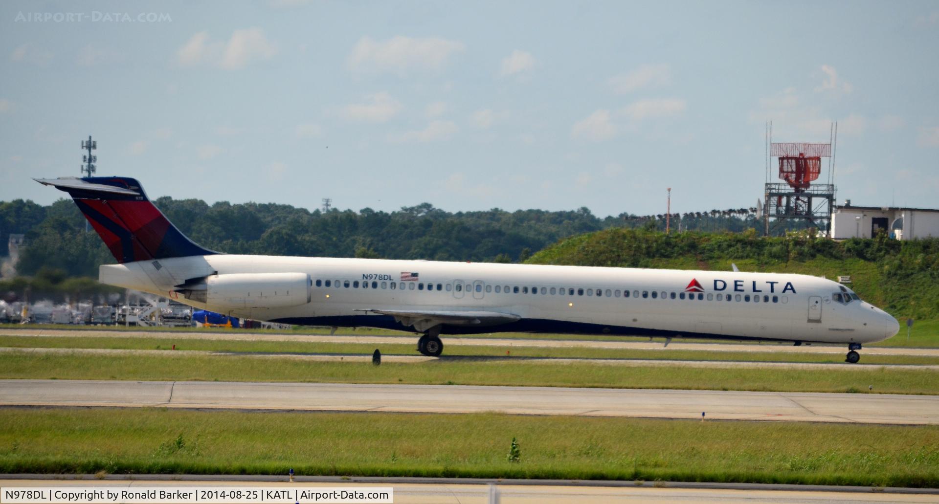 N978DL, 1991 McDonnell Douglas MD-88 C/N 53259, Taxi Atlanta