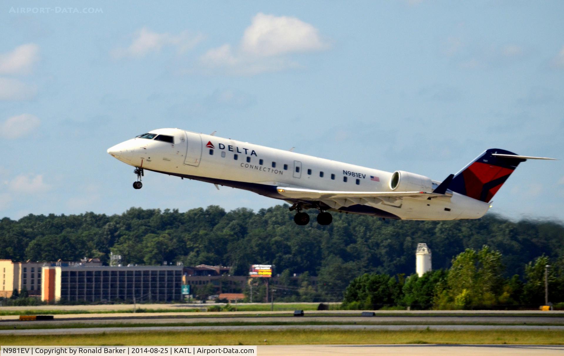 N981EV, 2003 Bombardier CRJ-200ER (CL-600-2B19) C/N 7768, Takeoff Atlanta