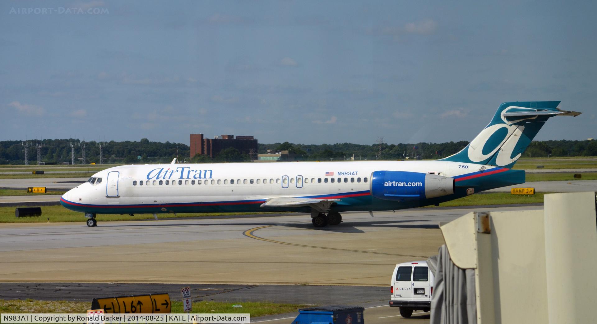 N983AT, 2005 Boeing 717-200 C/N 55052, Taxi Atlanta