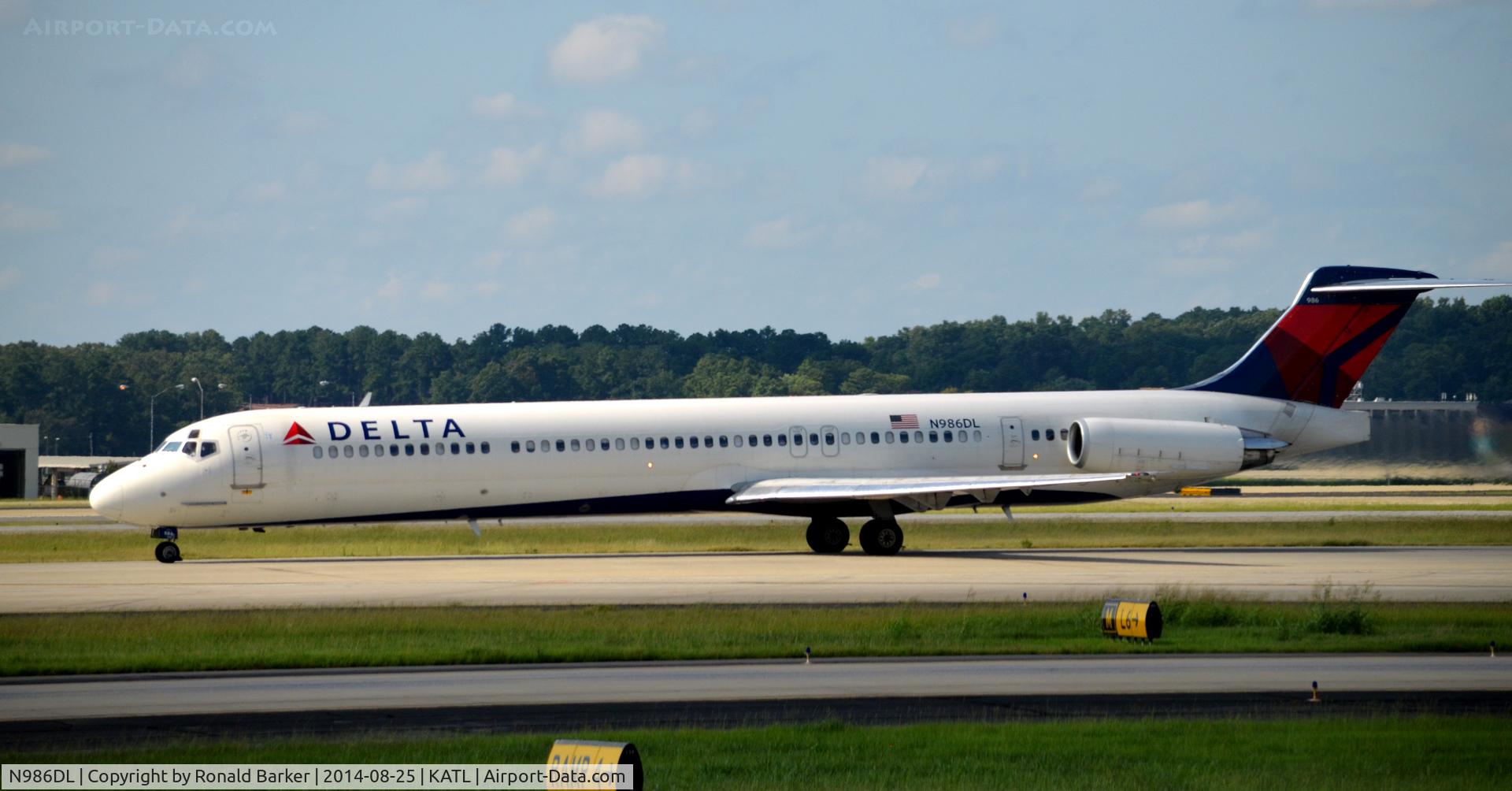 N986DL, 1991 McDonnell Douglas MD-88 C/N 53313, Taxi Atlanta